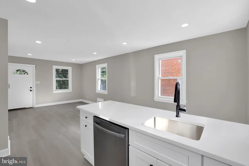 Additional image 11 of 2411 Savannah Street SE, Washington, DC 20020