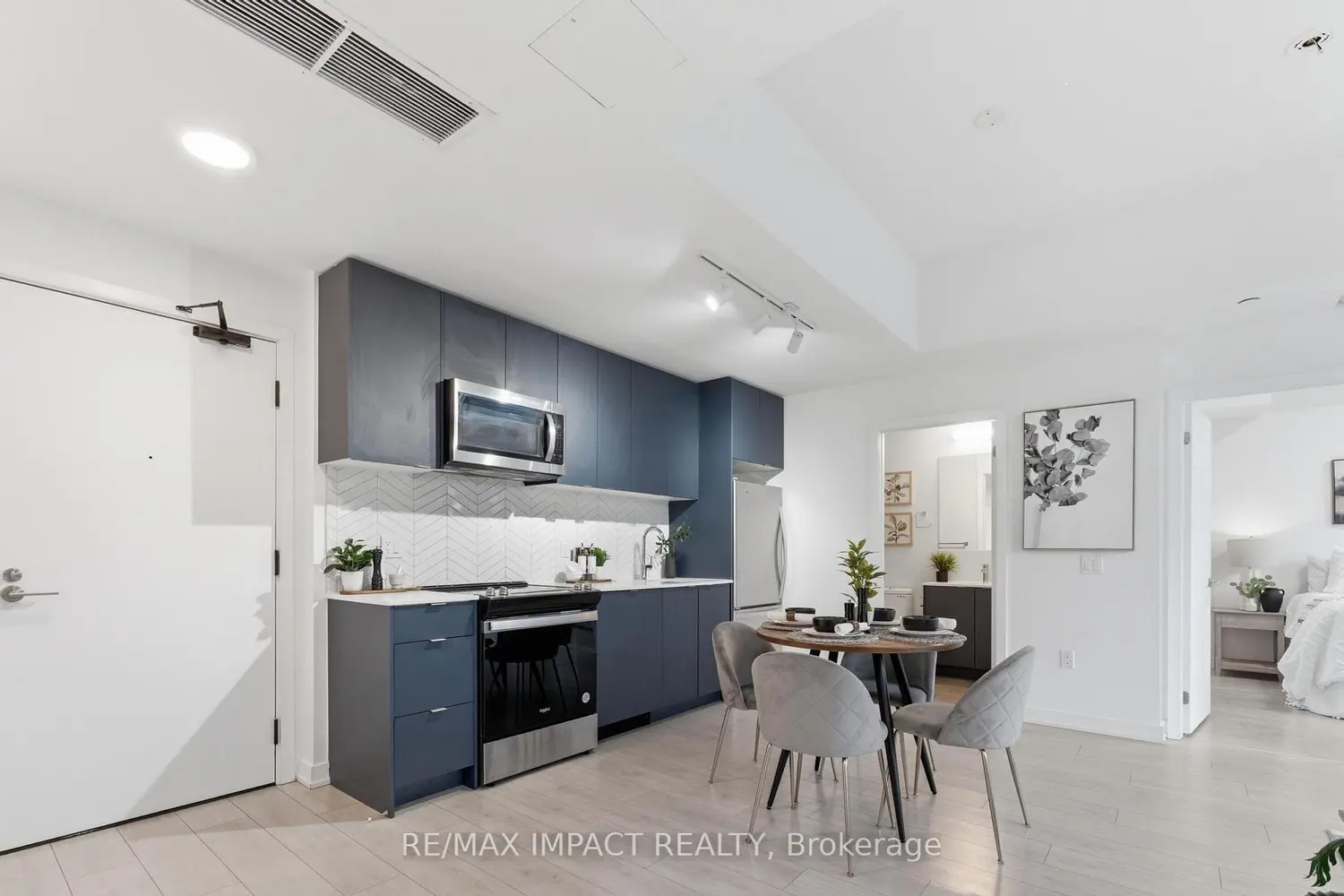 Additional image 4 of 1614 Charles Street 522