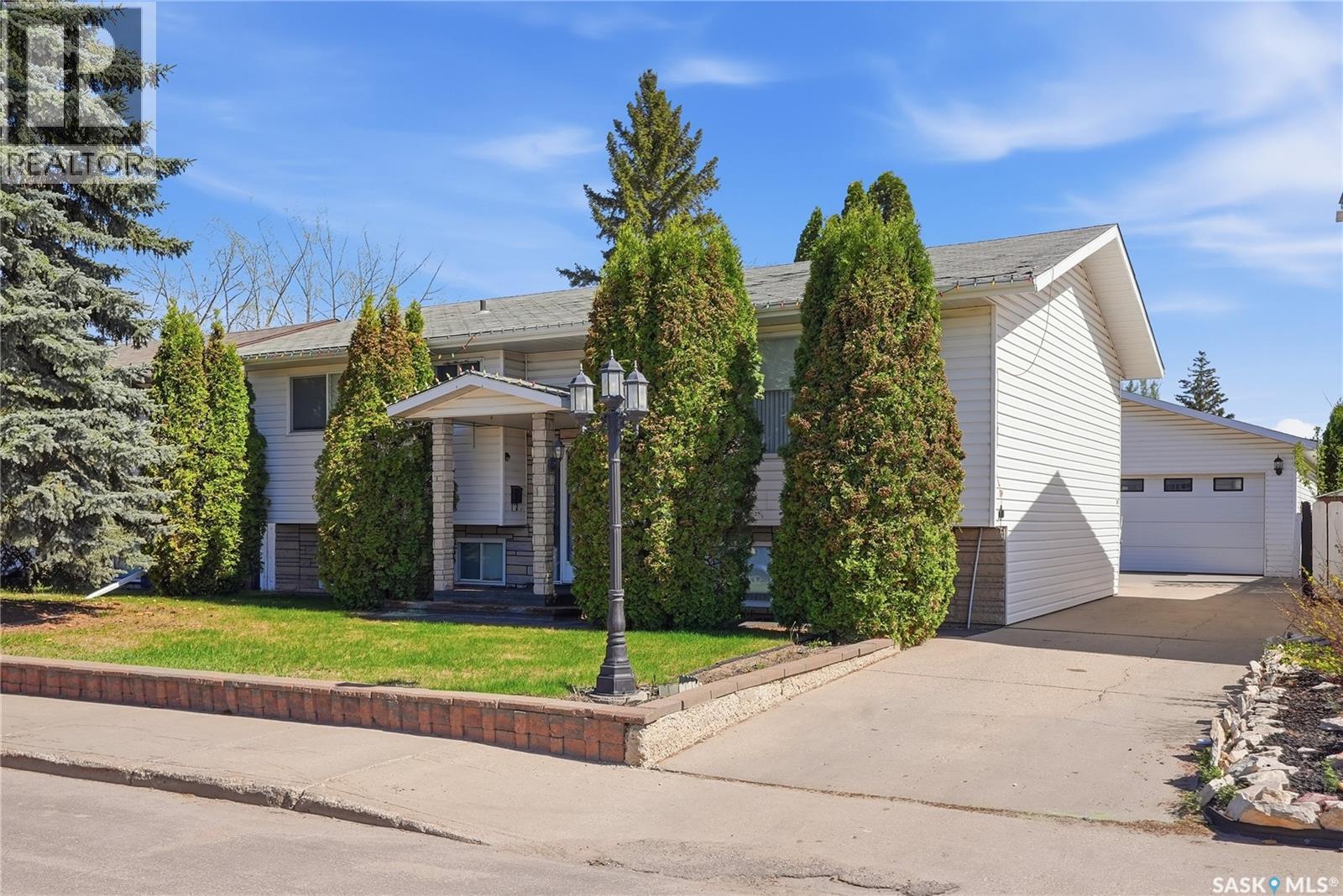 3355 Fairlight Drive, Saskatoon, SK, S7N4M1