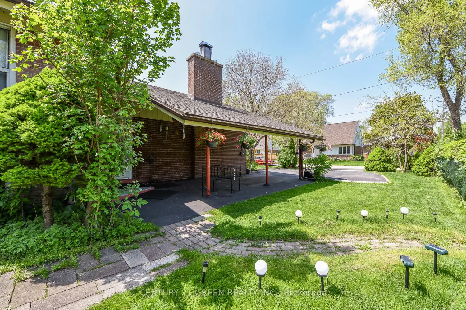19 Eriksdale Road photo 3