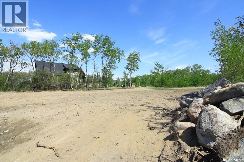 227 Lakeside CRESCENT