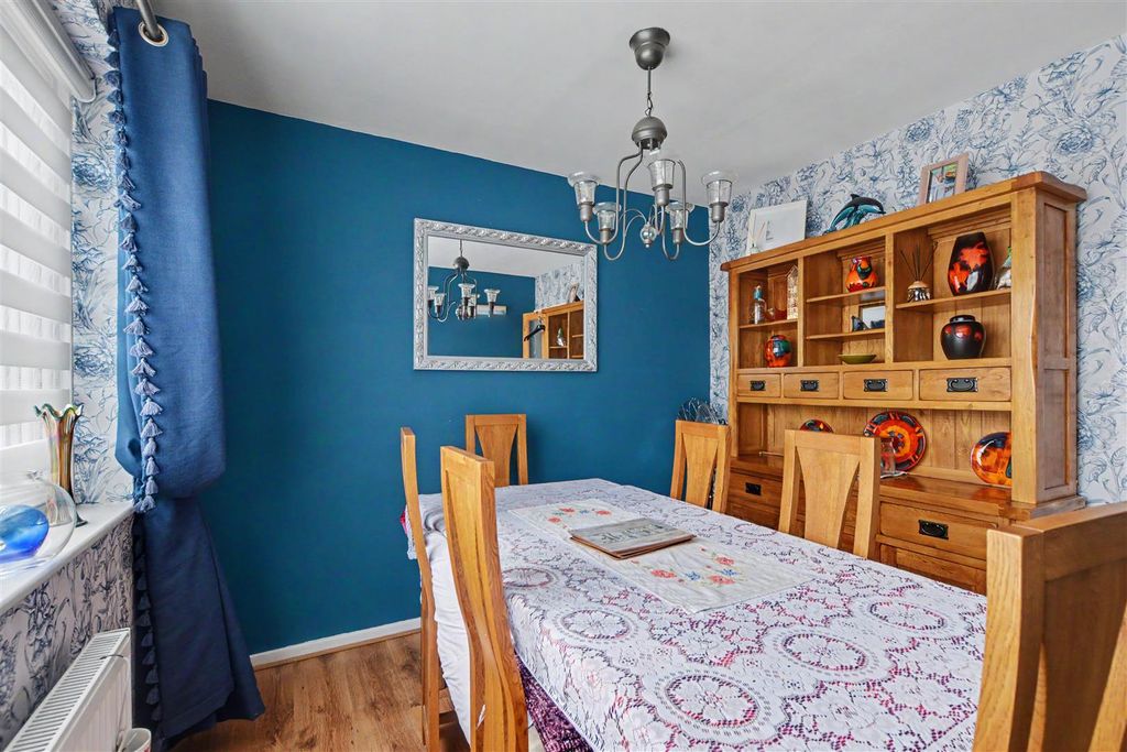 Additional image 8 of 3 bed detached house for saleGreenland Crescent, Beeston, Nottingham NG9