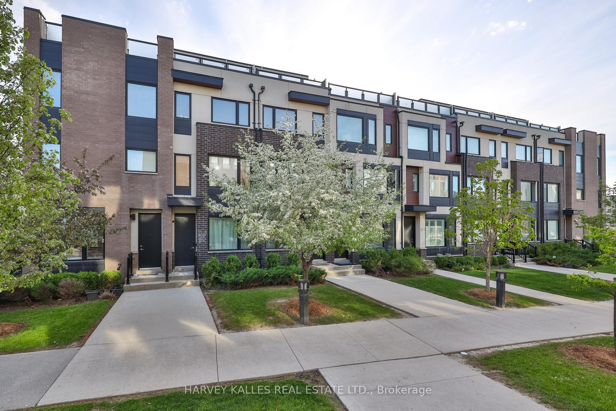 9-55 Thomas Mulholland Drive, Toronto, ON, M3K 0A5