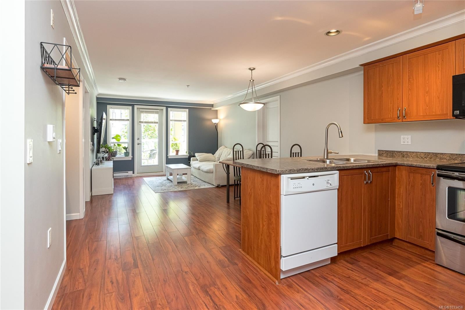Additional image 3 of 302-655 Goldstream Avenue, Langford, BC, V9B 0G2