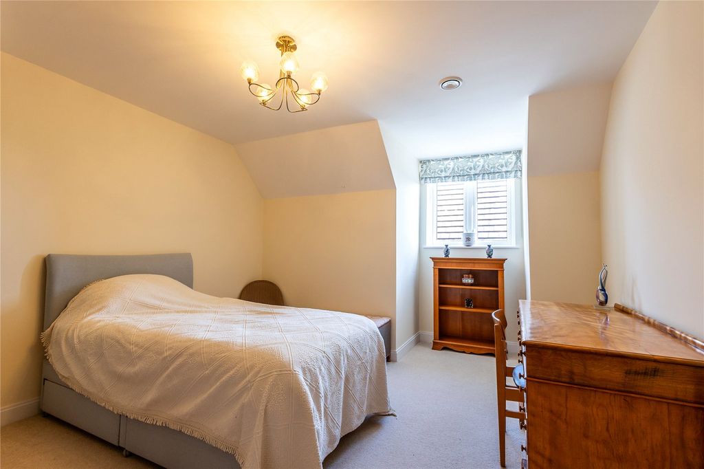Additional image 4 of 2 bed flat for saleSummerfield Place, Wenlock Road, Shrewsbury, Shropshire SY2