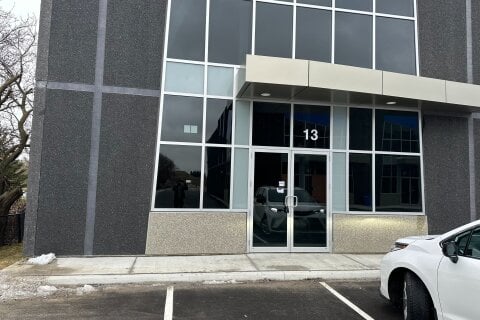 Additional image 7 of 13 Main-135 Addison Hall Circle, Aurora, ON, L4G 7C7
