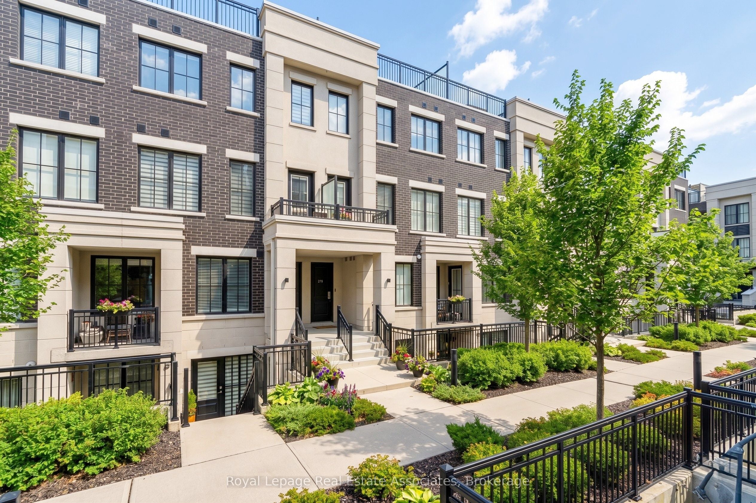 Additional image 3 of 511-657 Cricklewood Drive, Mississauga, ON, L5G 0B8