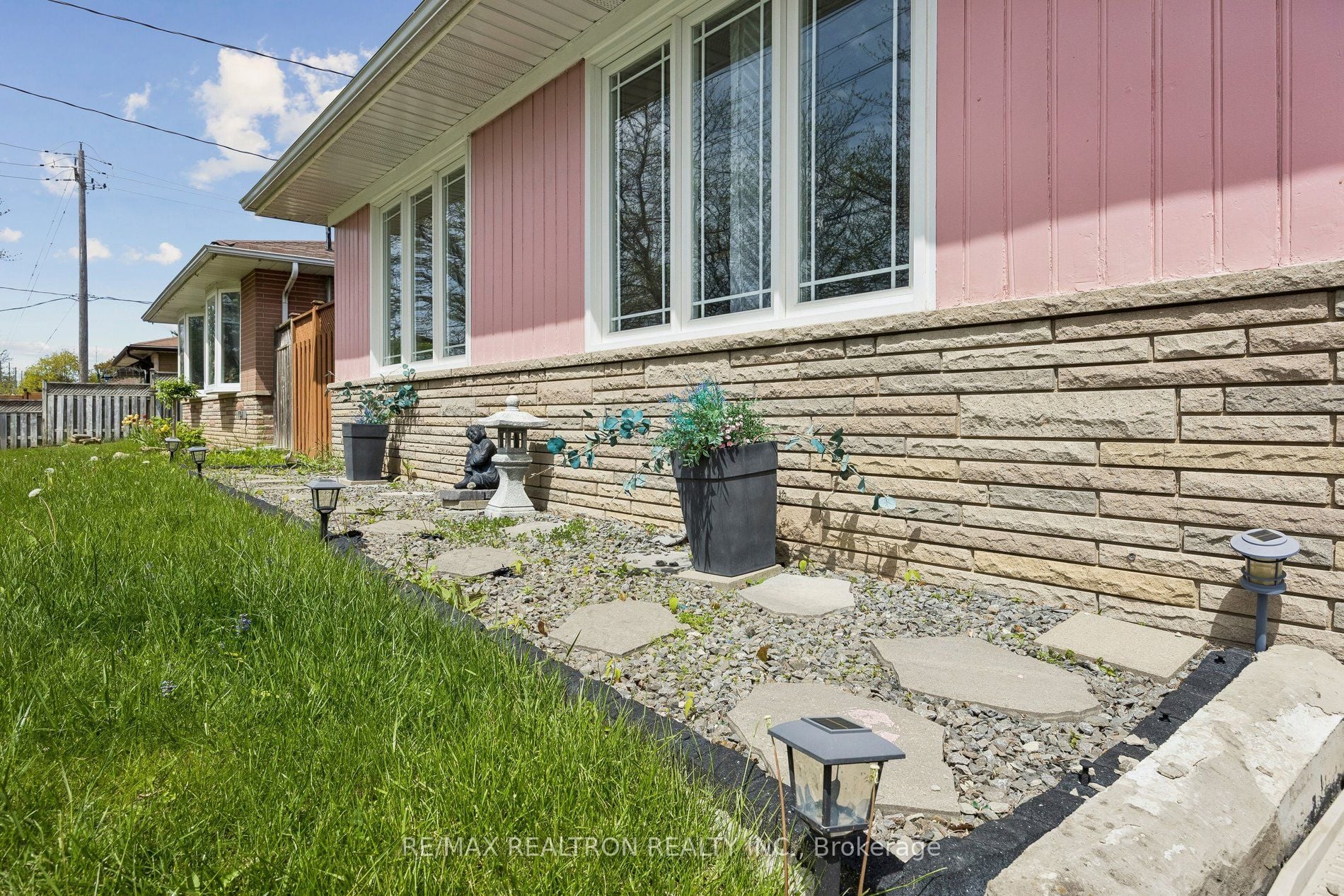 Additional image 3 of 867 Scarborough Golf Clu Road, Toronto, ON, M1G 1J4