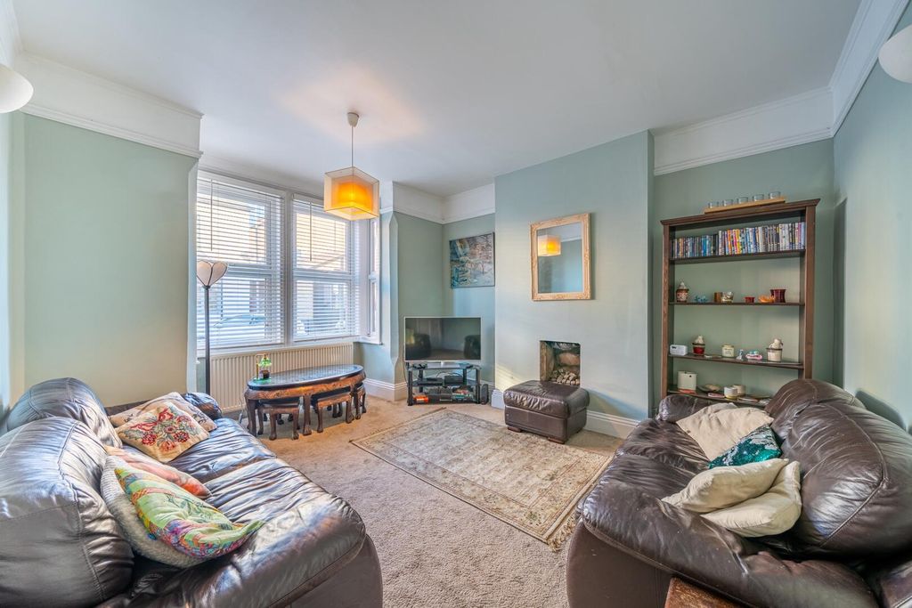Additional image 3 of 4 bed semi-detached house for saleHardwick Grove, West Bridgford NG2