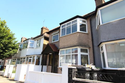 Lion Road, Edmonton N9