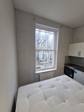 176 Ladbroke Grove, London W10, Studio to rent
