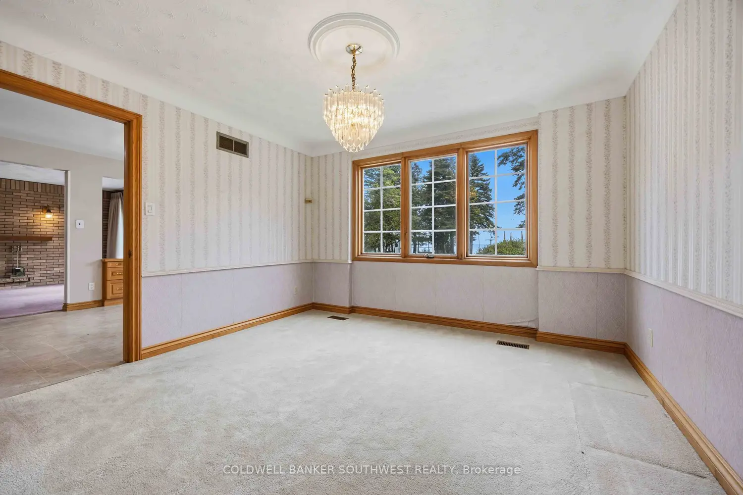 2088 Lakeshore Road photo 5