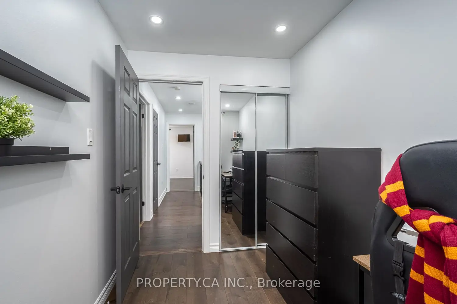 Additional image 13 of 2779 Gananoque Drive 49