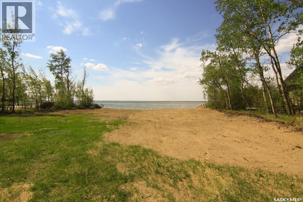 223 Lakeside CRESCENT