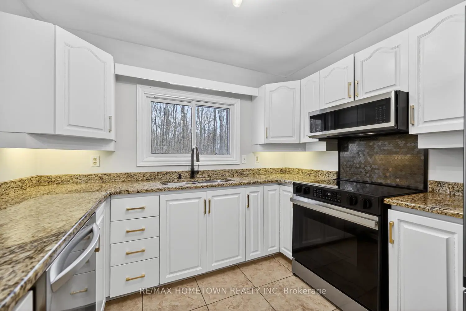 Additional image 6 of 5475 Dejong Road