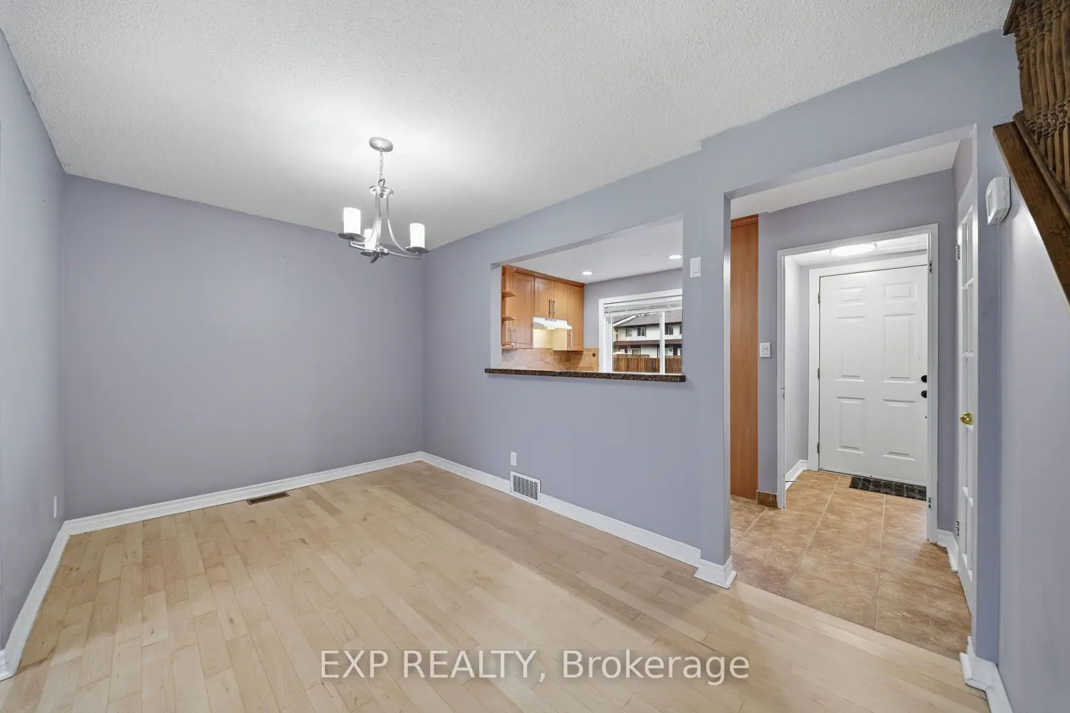 1713 Heatherington Road photo 4