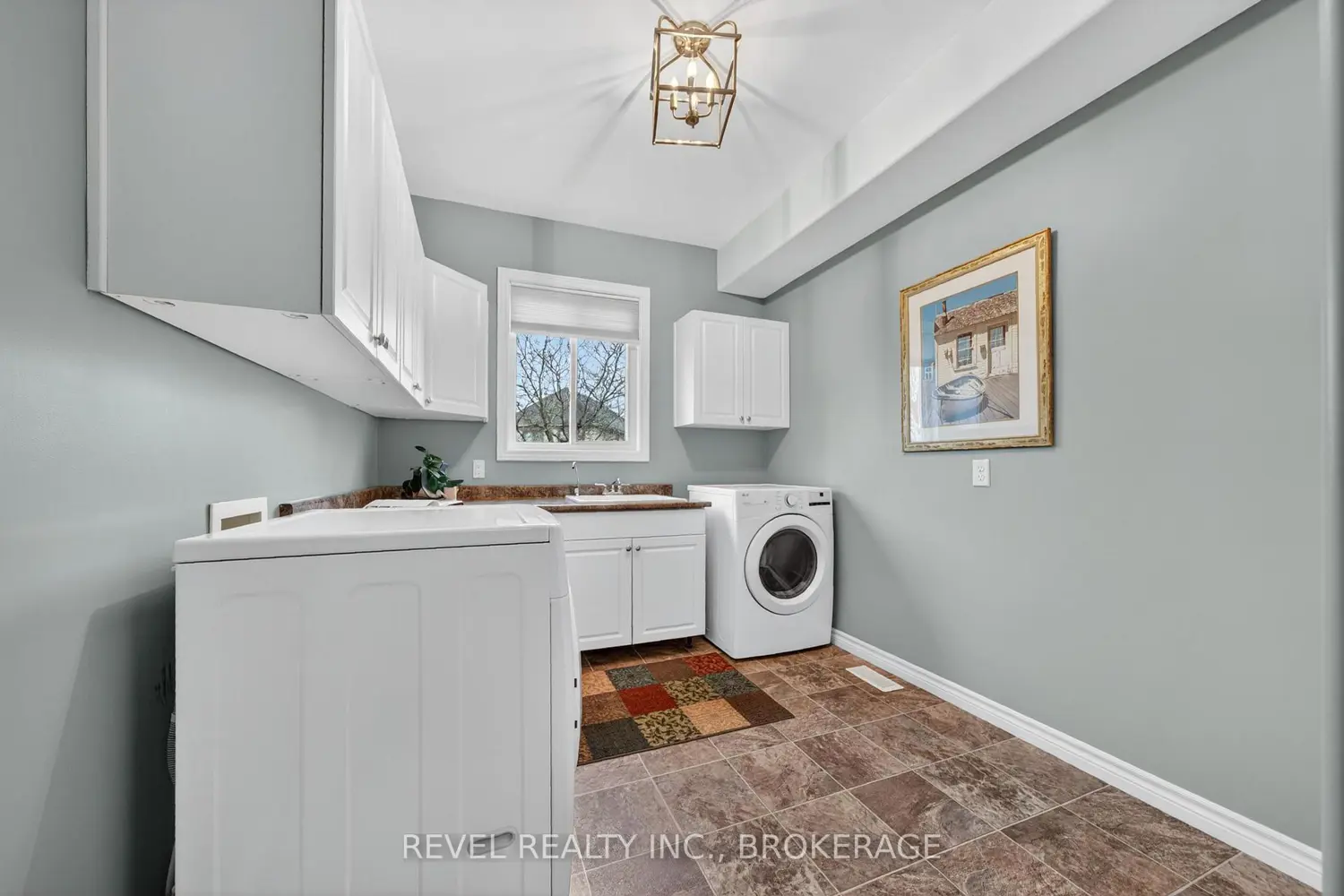 Additional image 3 of 1557 Providence Crescent