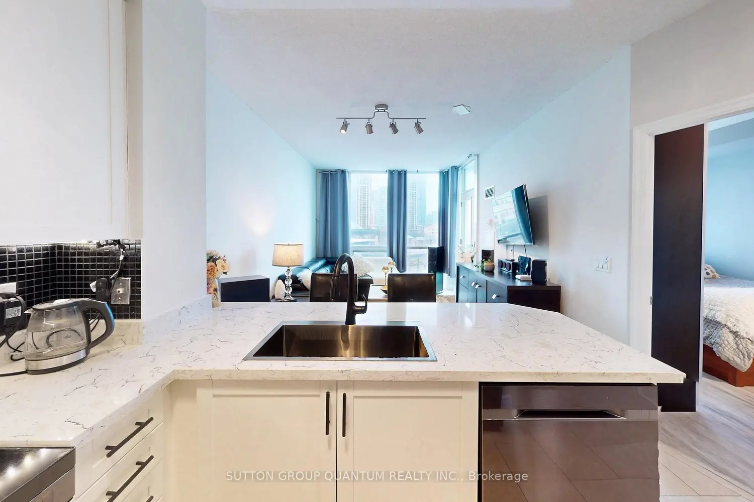 Additional image 6 of 3939 Duke Of York Boulevard 701