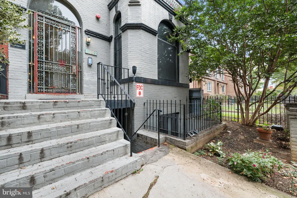 Additional image 2 of 1109 M Street NW Unit 1, Washington, DC 20005