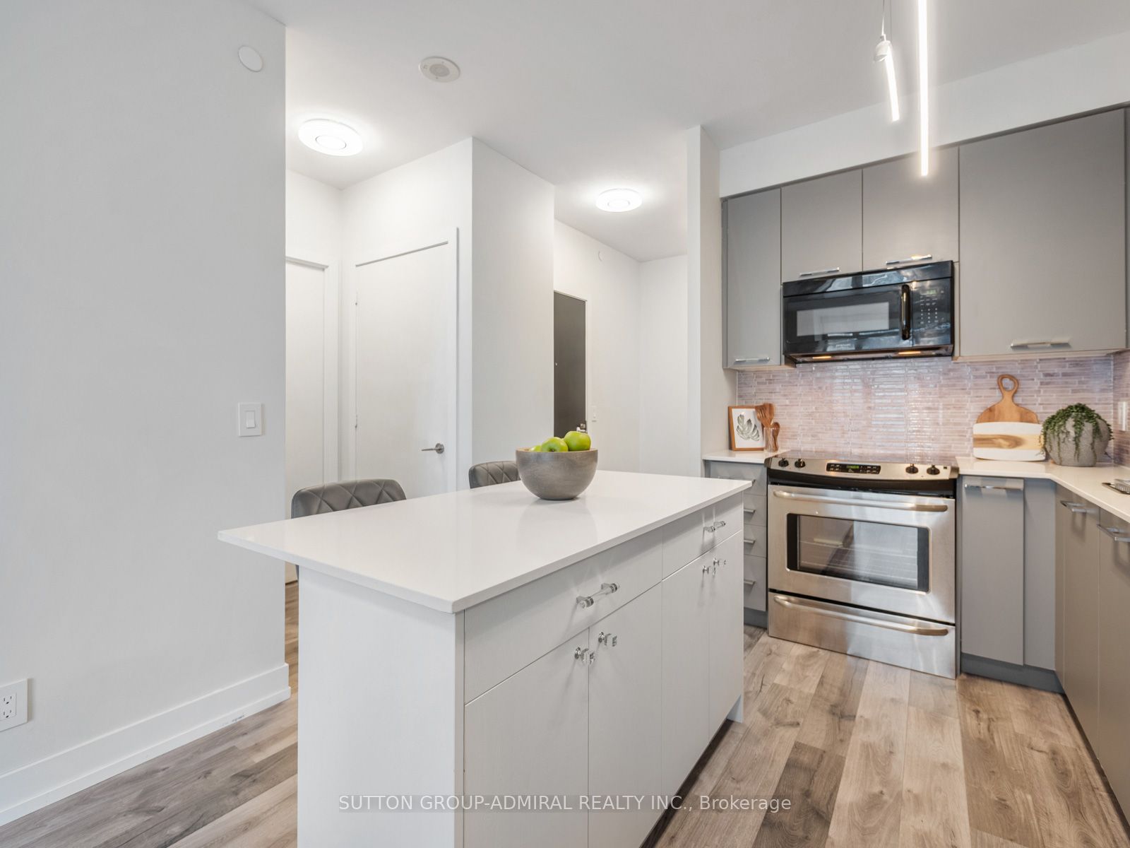 Additional image 4 of 813-9471 Yonge Street, Richmond Hill, ON, L4C 0Z5
