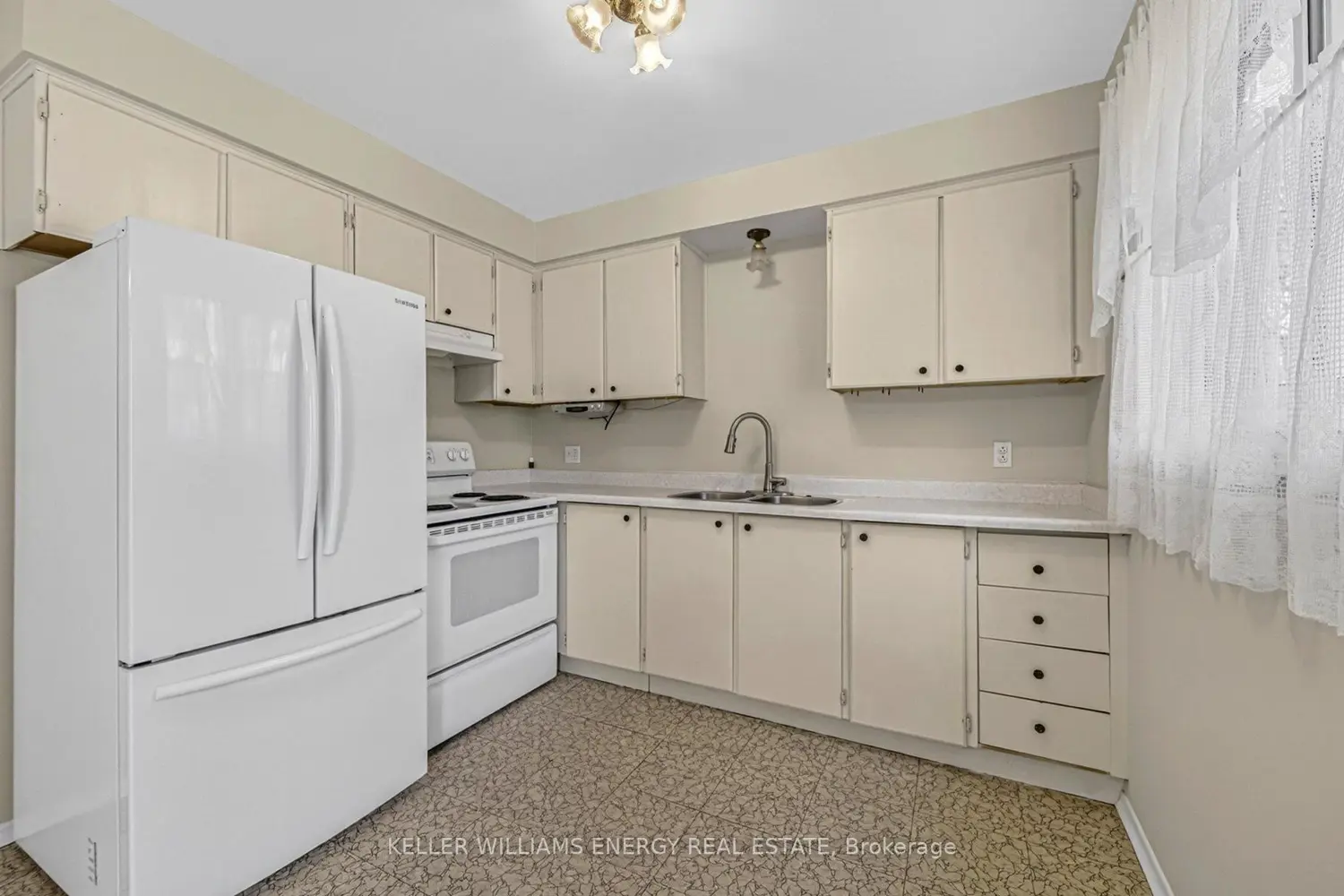 Additional image 8 of 251 Kinmount Crescent