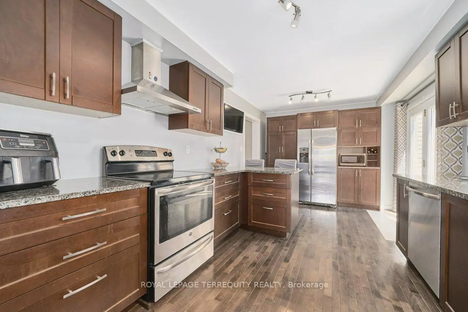 Additional image 8 of 798 Greenbriar Drive