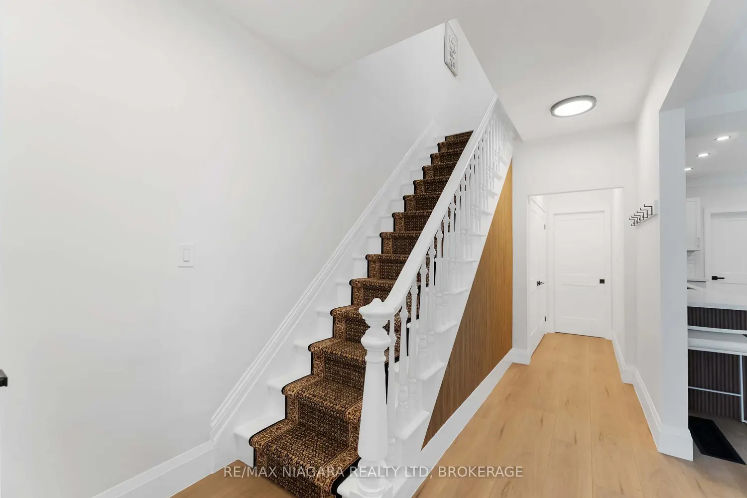 Additional image 6 of 4367 Ontario Street