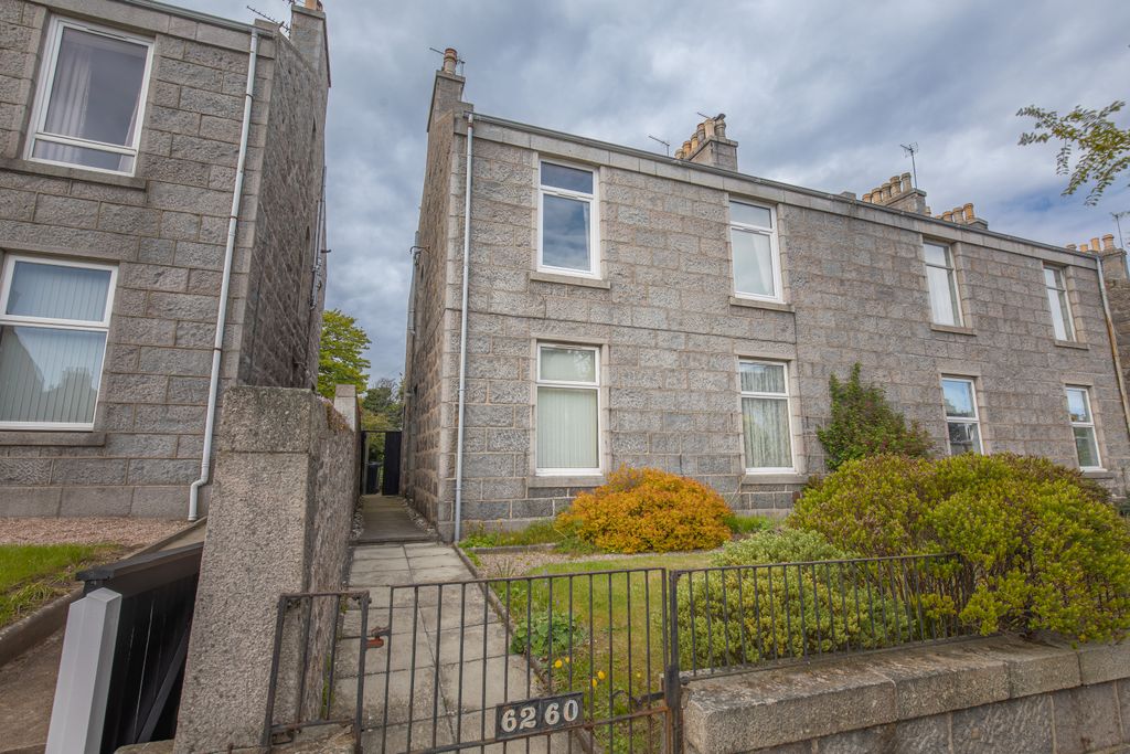 4 bed maisonette for saleIrvine Place, Aberdeen AB10