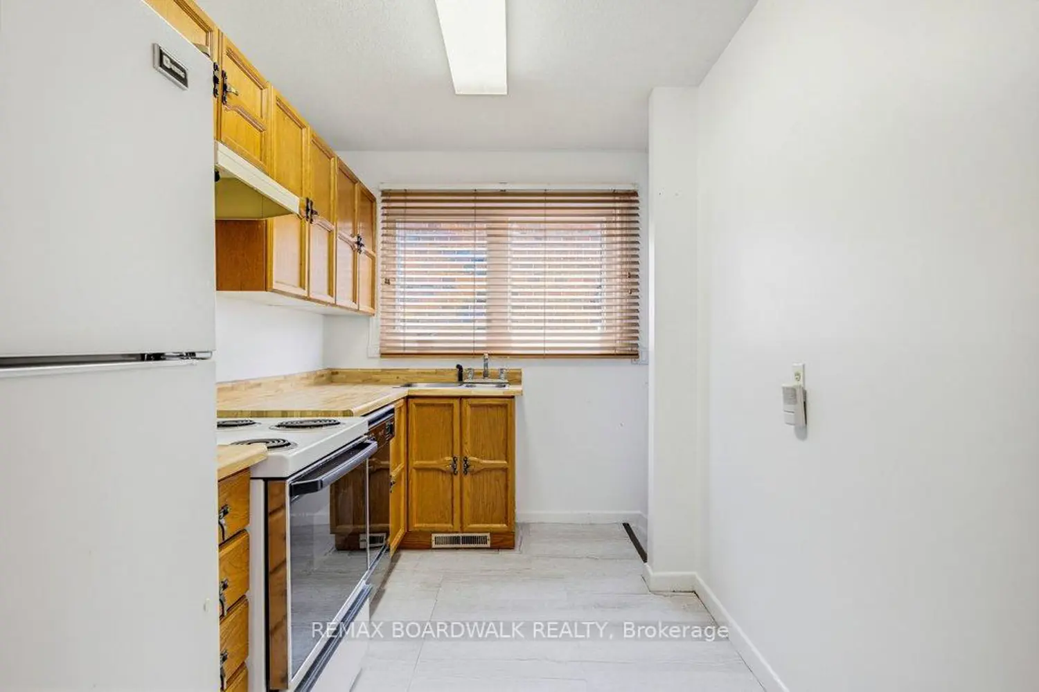 1274 Maitland Avenue photo 3