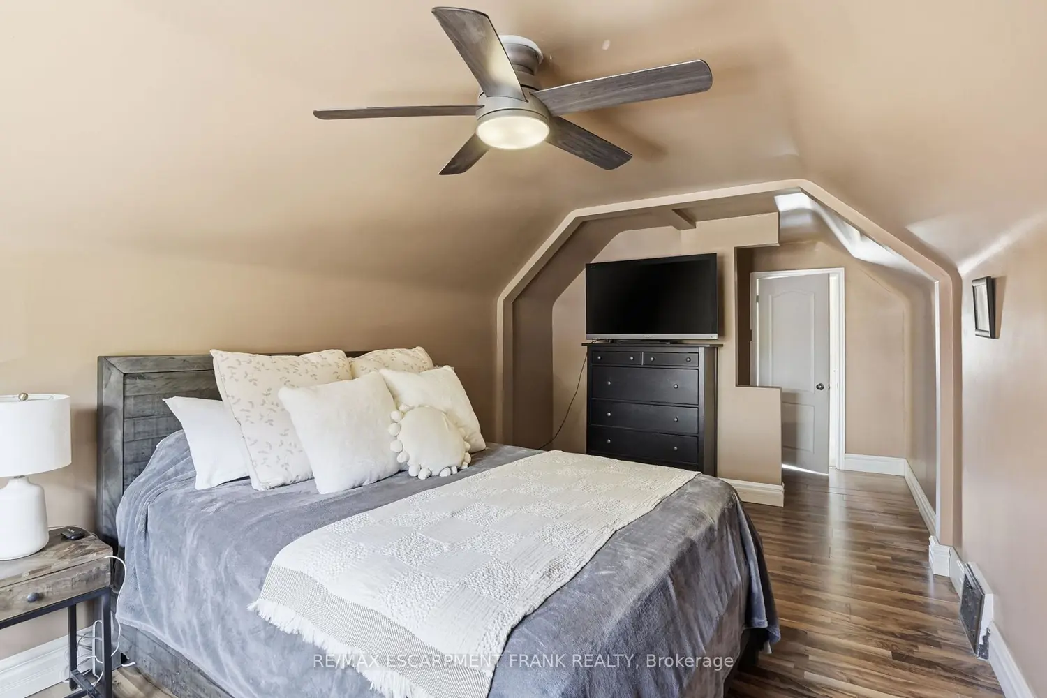 Additional image 12 of 215 Wexford Avenue