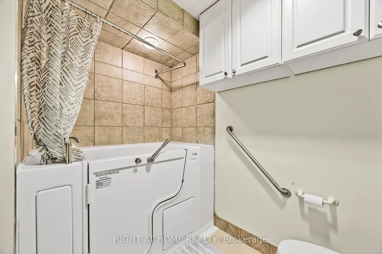 Additional image 7 of 74 Ross Street 53