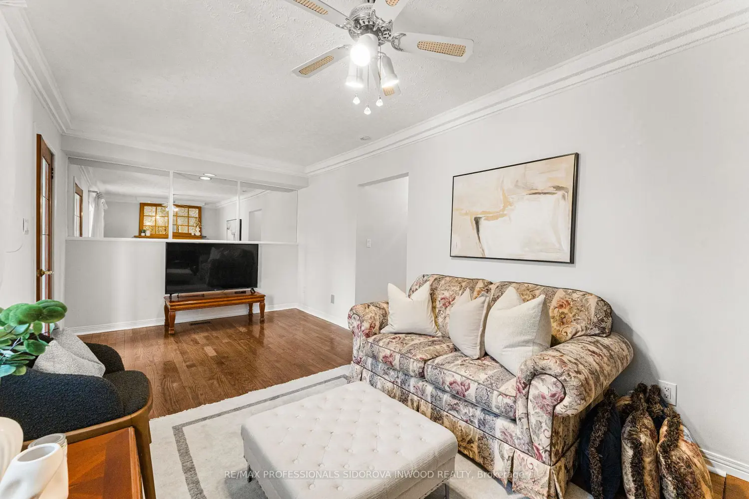 580 Willard Avenue photo 4