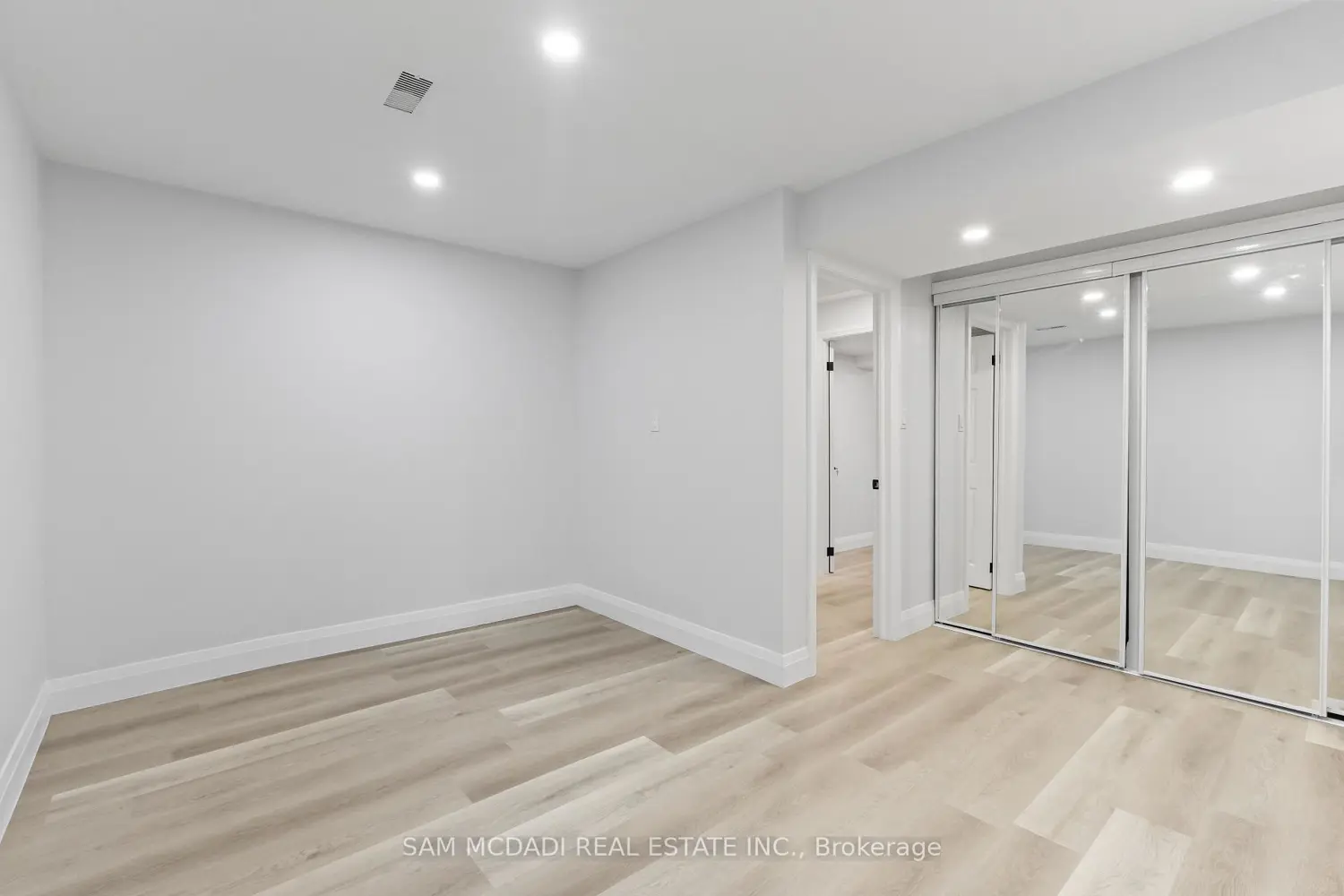 Additional image 17 of 1521 Roseway Drive