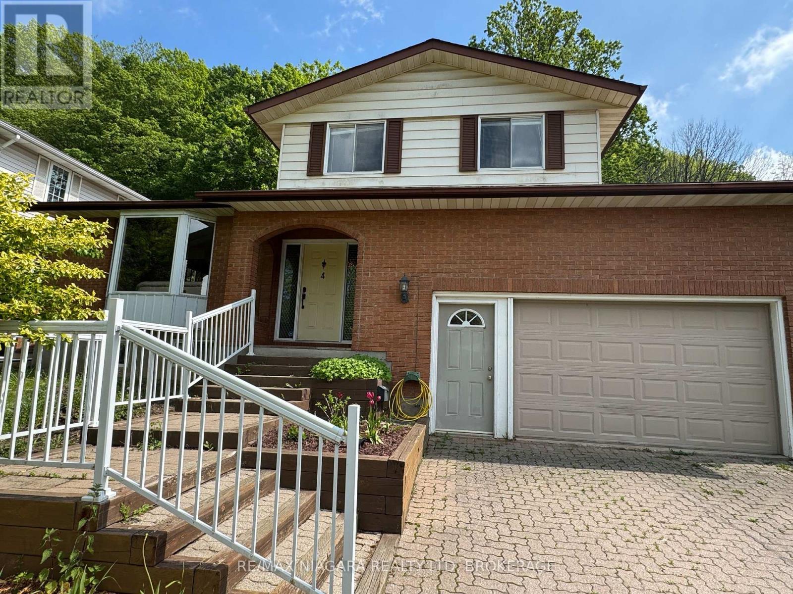 UPPER - 4 TRILLIUM LANE