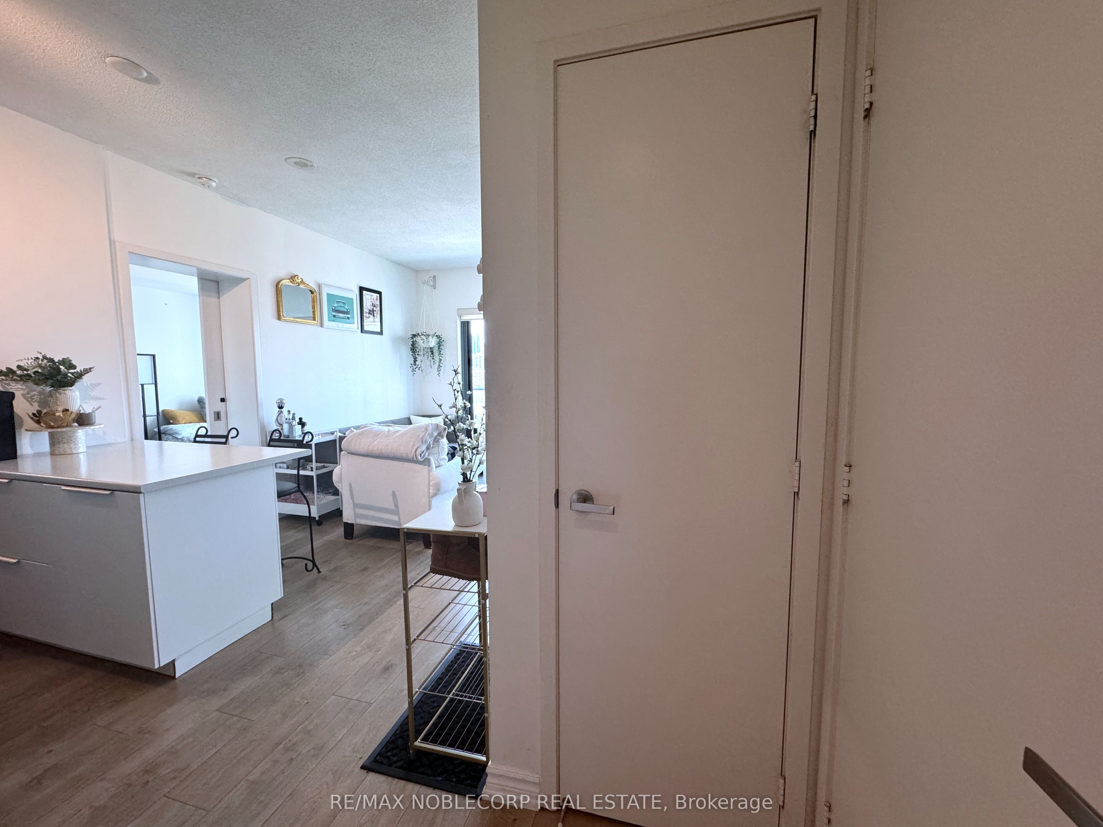 Additional image 3 of 2107-159 Dundas Street E, Toronto, ON, M5B 0A9