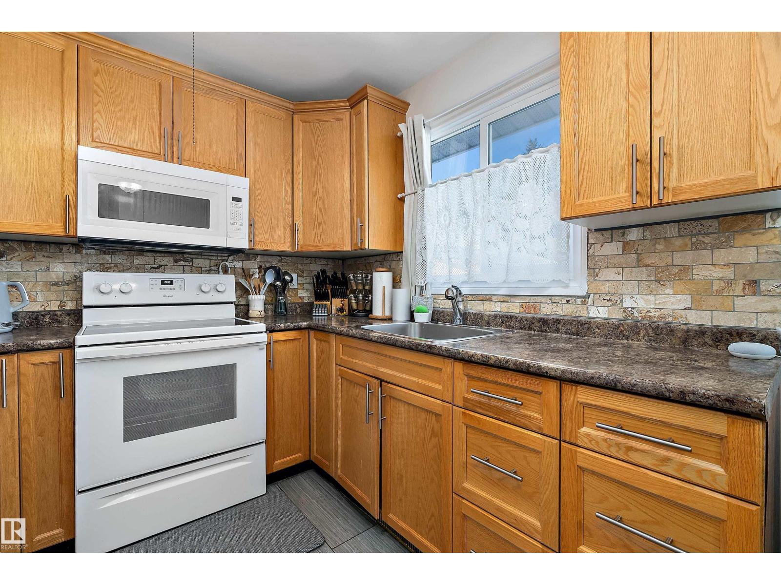 Additional image 5 of 13416 101 Street NW, Edmonton, AB, T5E4G4