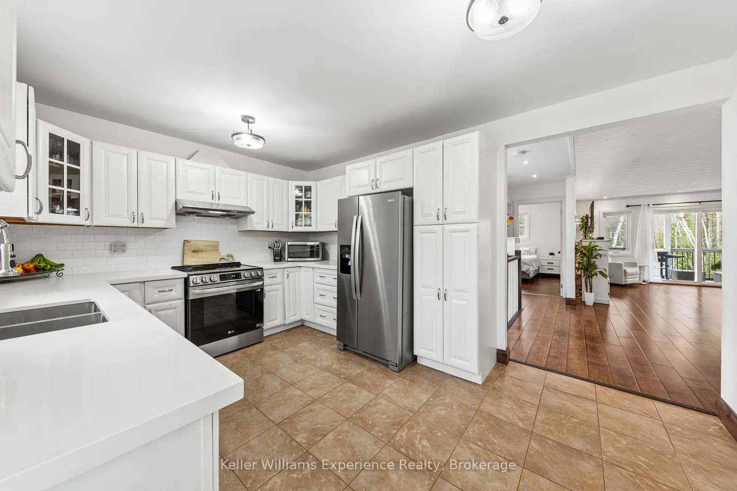 66 Albion Lane photo 4
