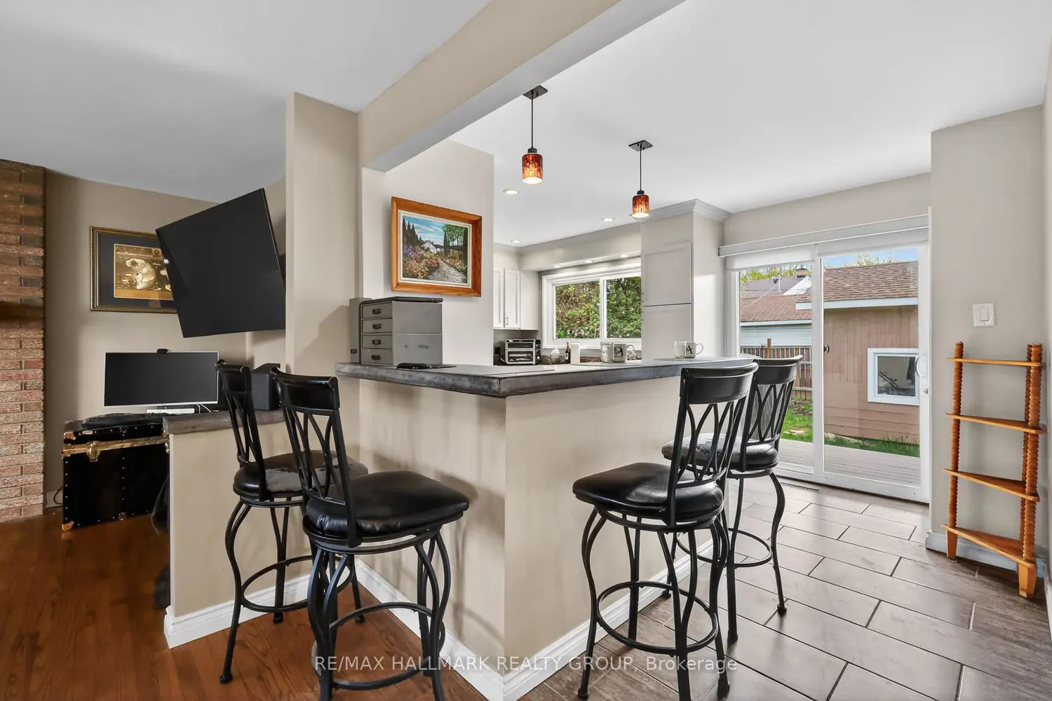 Additional image 4 of 1317 Avenue Q
