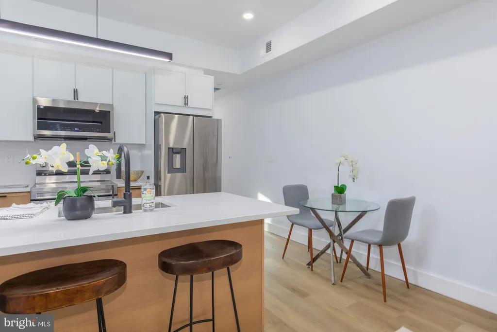 1012 17th Place NE Unit 2, Washington, DC 20002 photo 4
