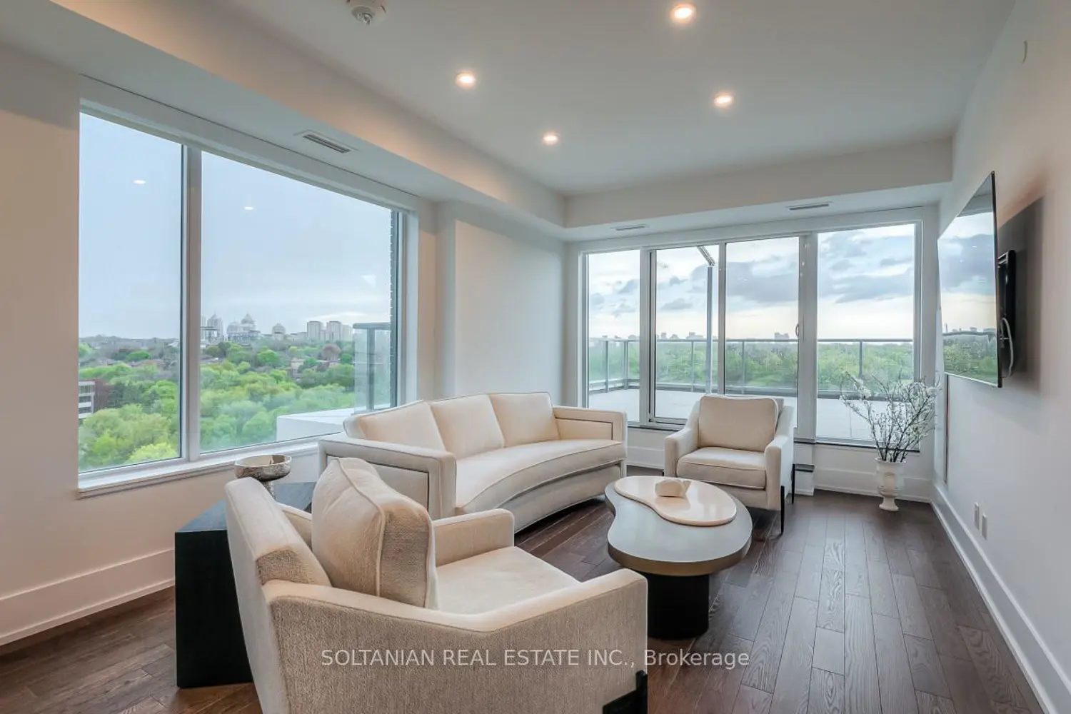 25 Adra Grado Way 1020 photo 4