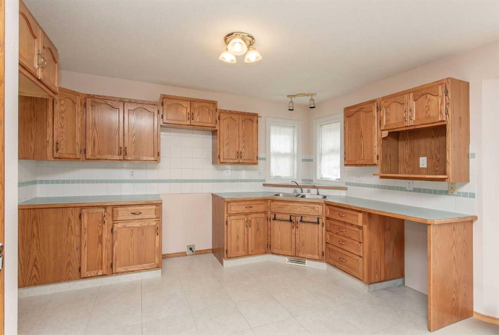 Additional image 3 of 14 Lincoln Park , Lacombe, AB, T4L 1P3