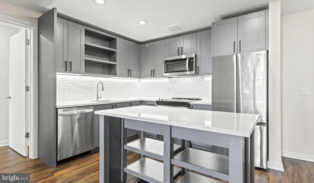 Additional image 40 of 4000 Wisconsin Avenue NW Unit 4K-586, Washington, DC 20016