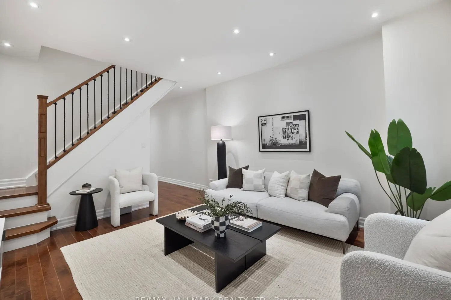 10 Ferrier Avenue photo 2