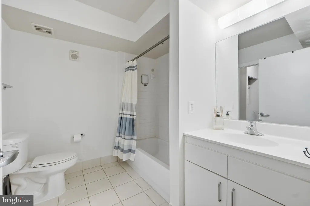 Additional image 9 of 1000 New Jersey Avenue SE Unit 216, Washington, DC 20003