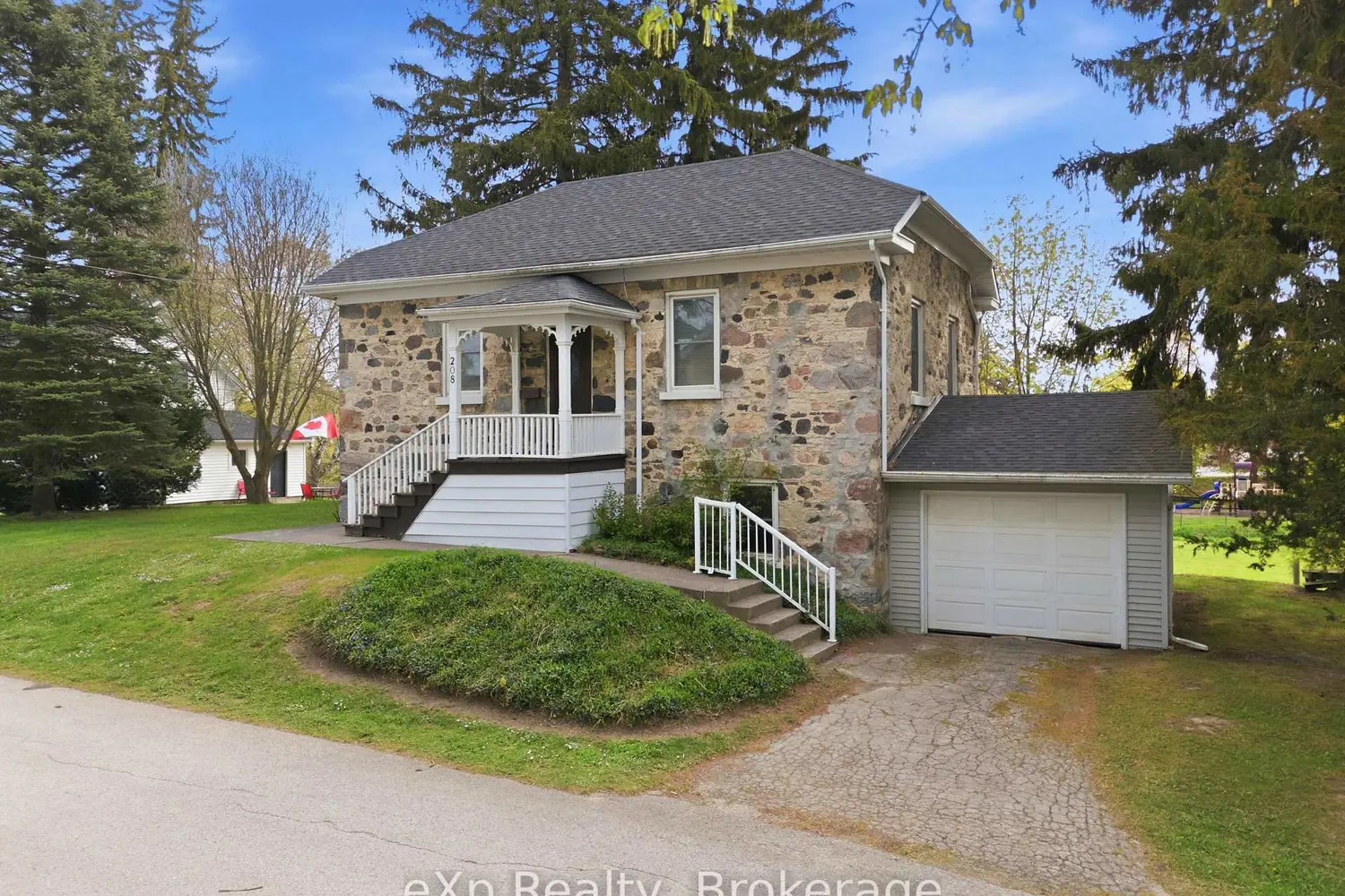 208 Mary Street
