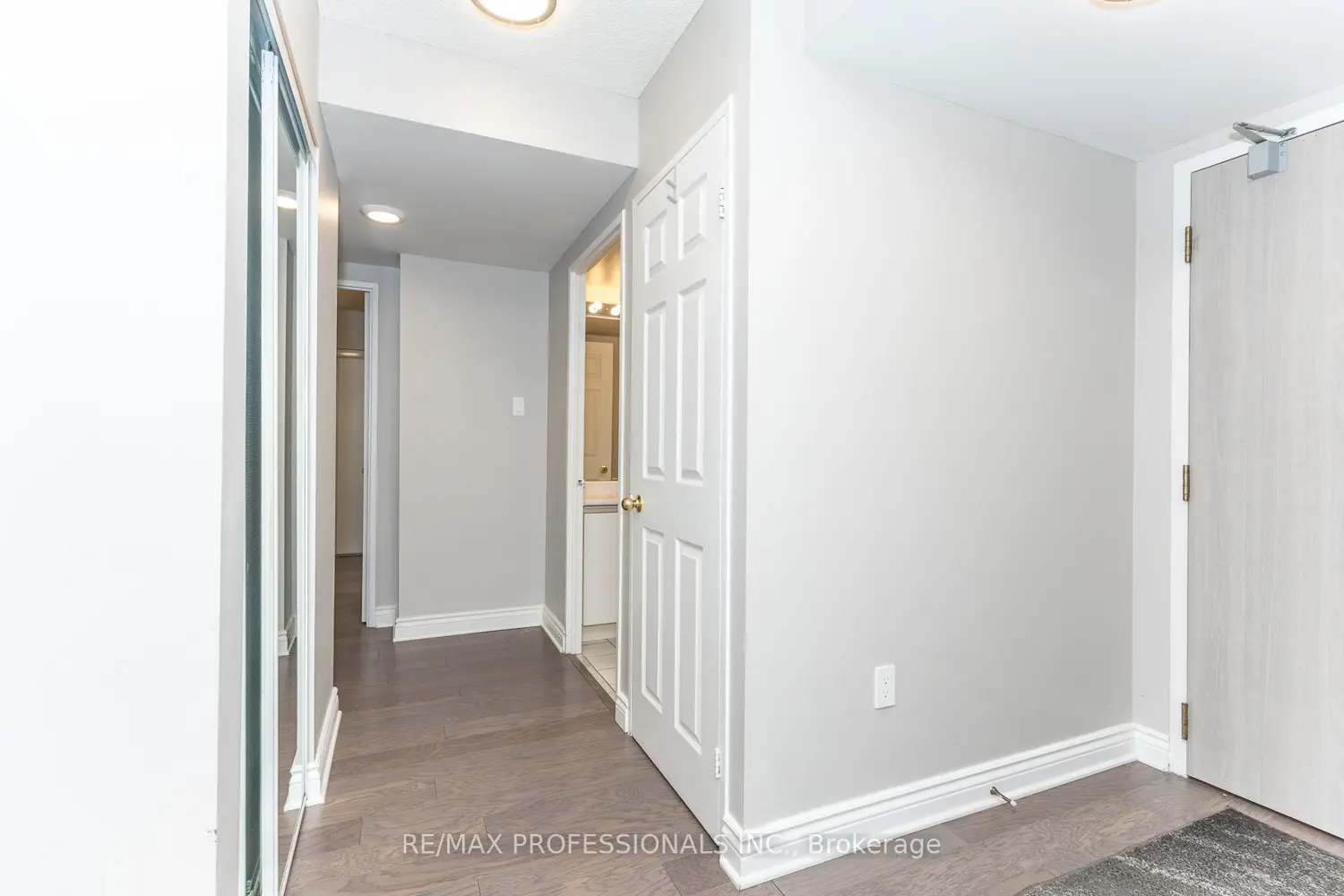 Additional image 10 of 2177 Burnhamthorpe Road 702
