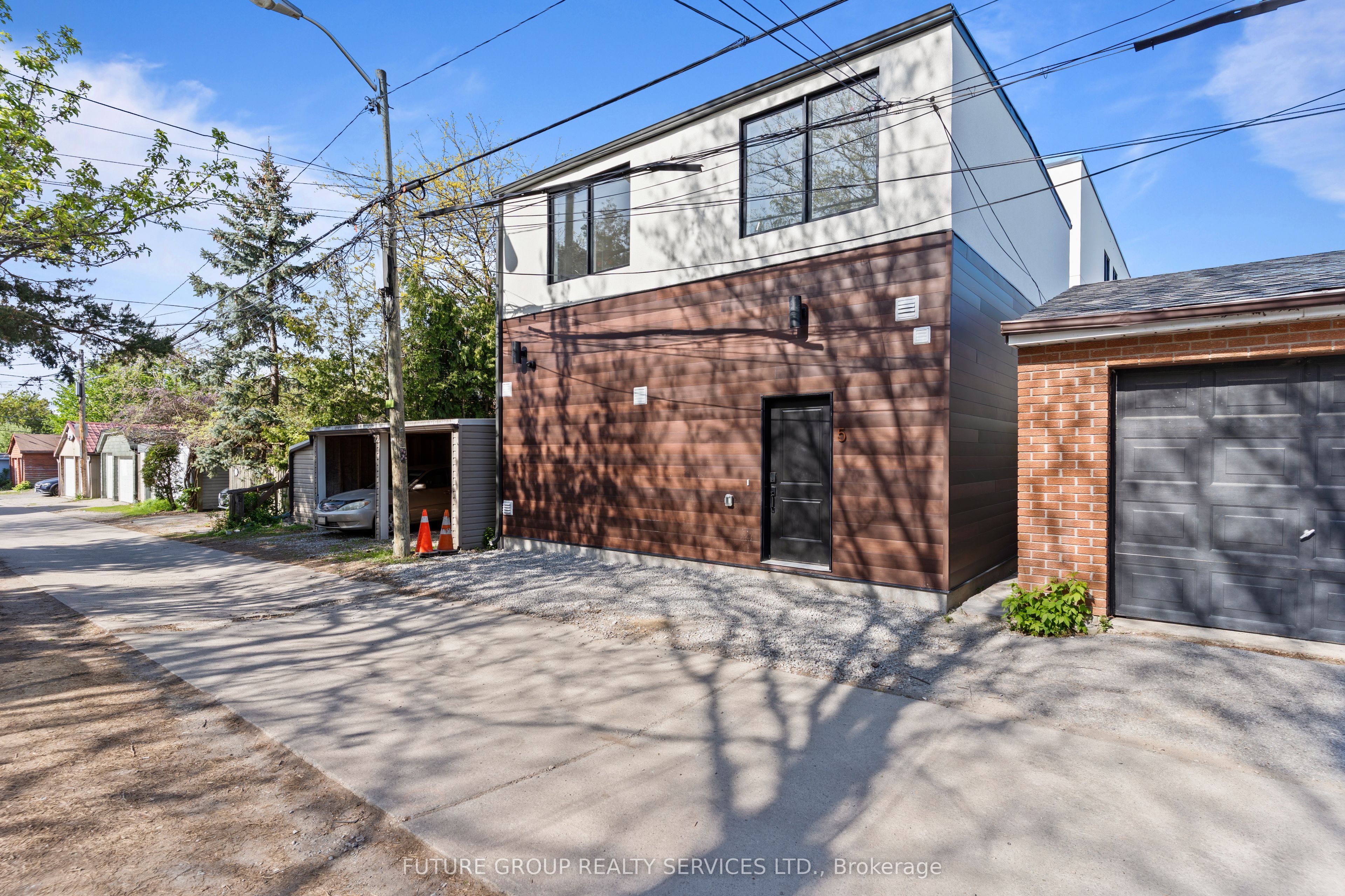 Unit 5-86 Kenwood Avenue, Toronto, ON, M6C 2S2