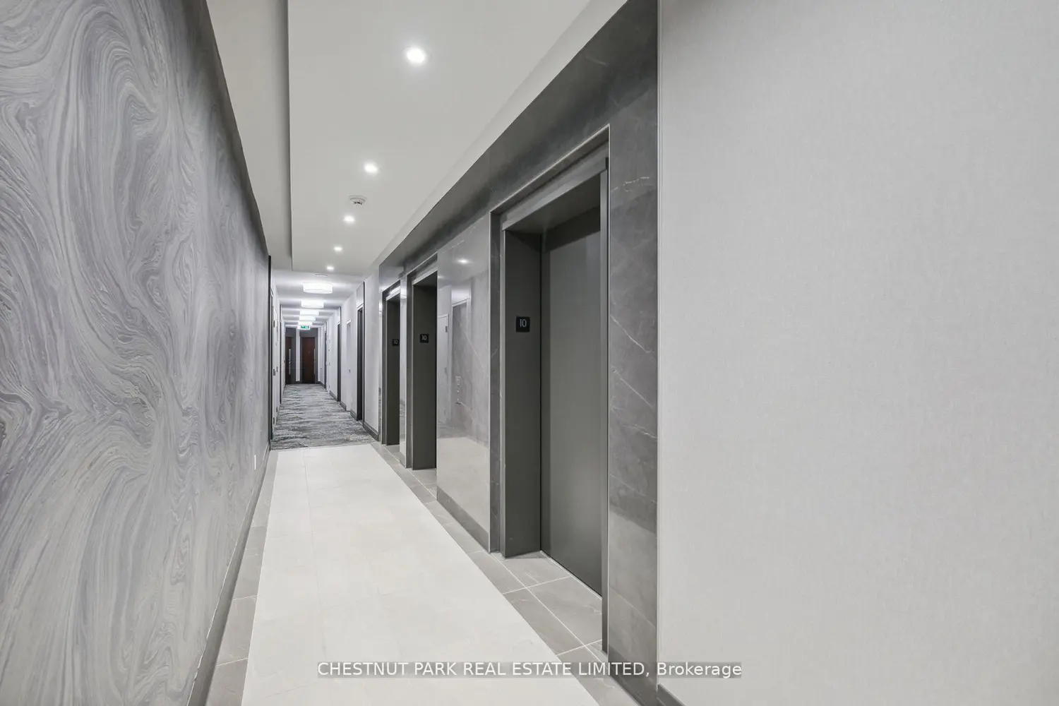 85 Bloor Street 1014 photo 3
