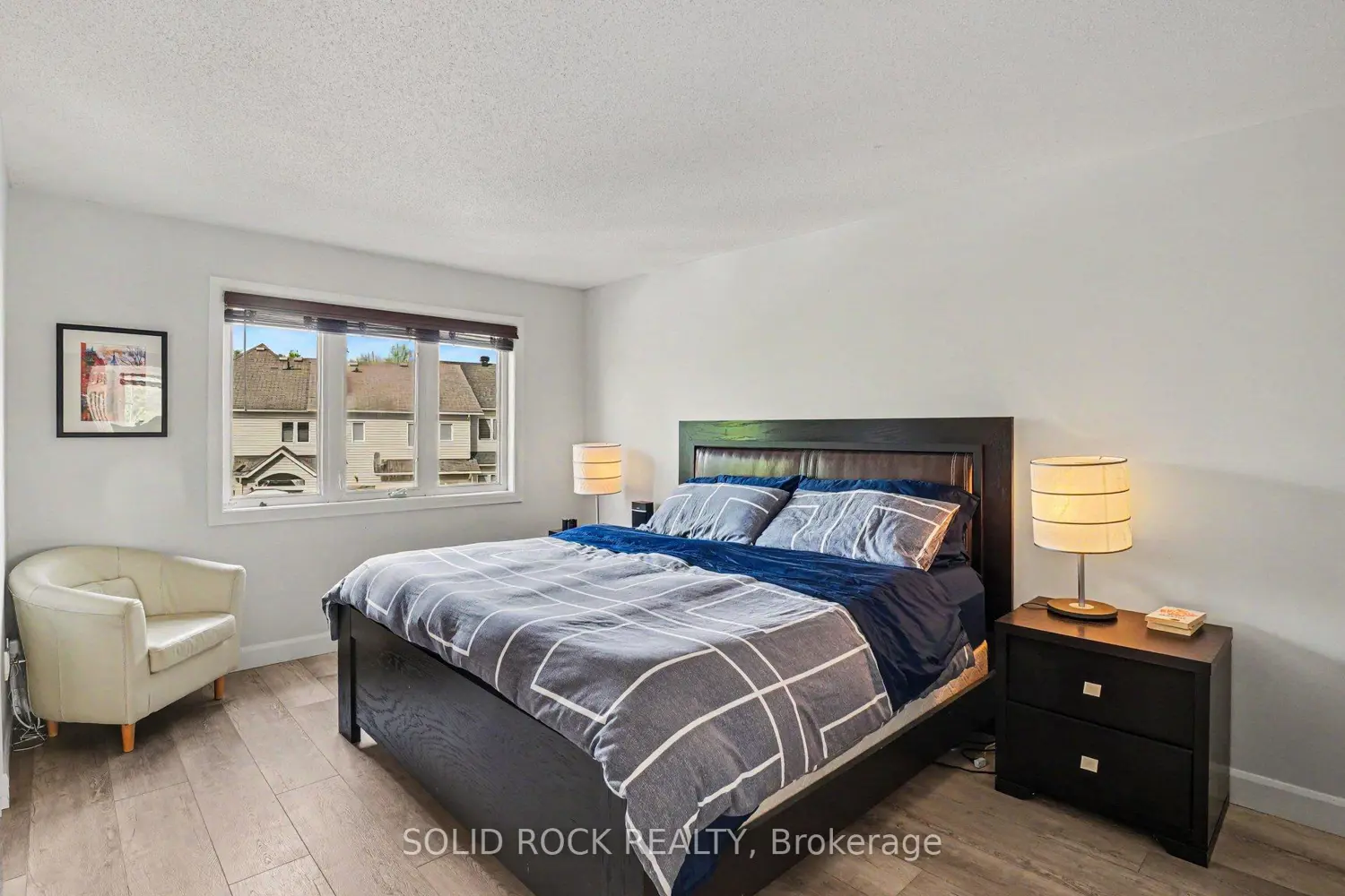 Additional image 8 of 2064 Dunollie Crescent