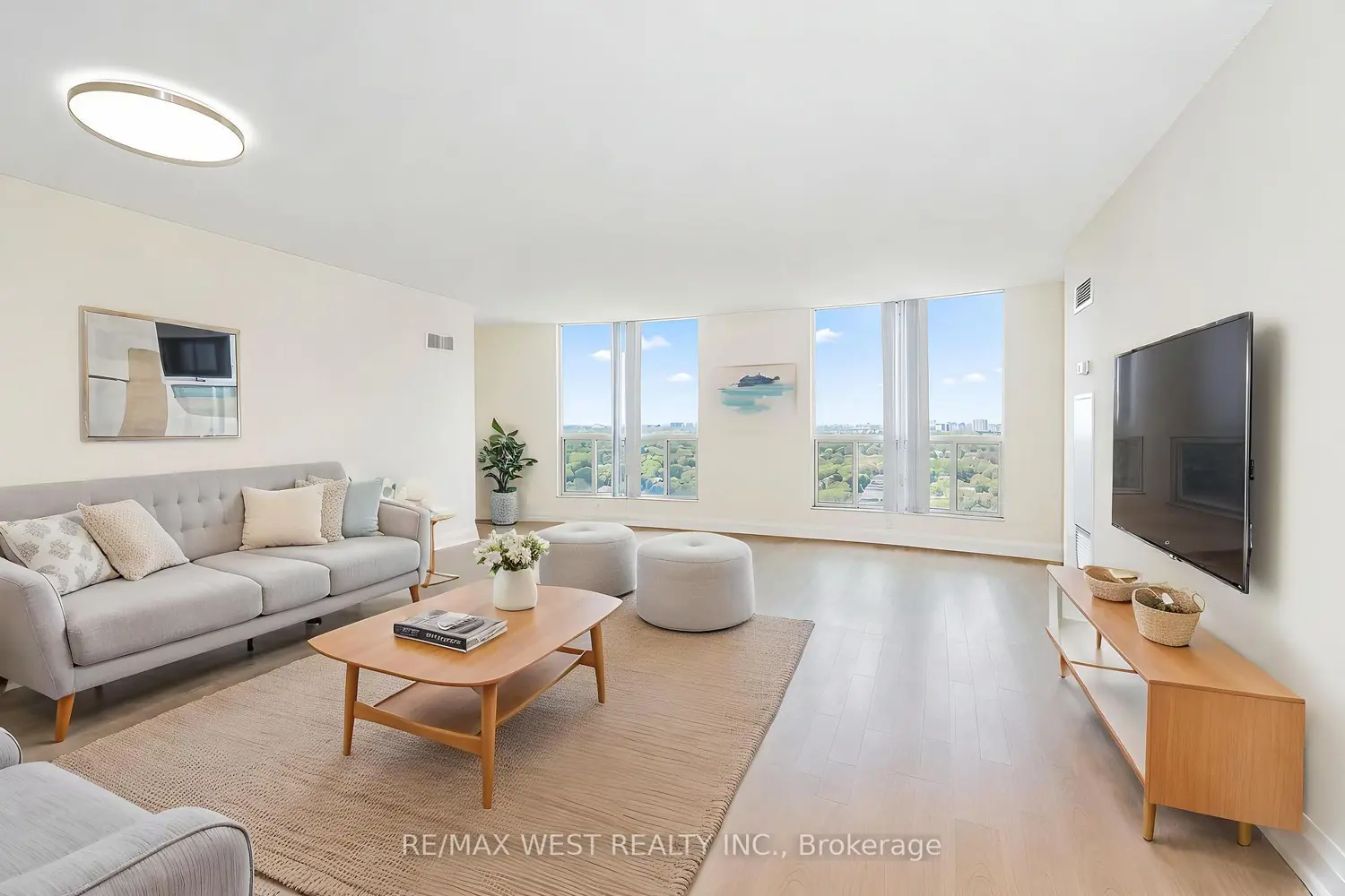 23 Lorraine Drive 2105 photo 3